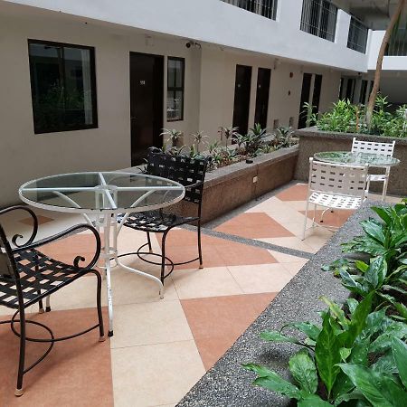 Heart Of The City Studio With Balcony Davao City Dış mekan fotoğraf